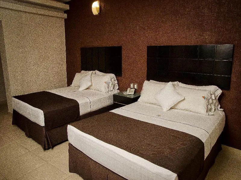 Hotel Portonovo Plaza Centro Guadalajara 3*,  México